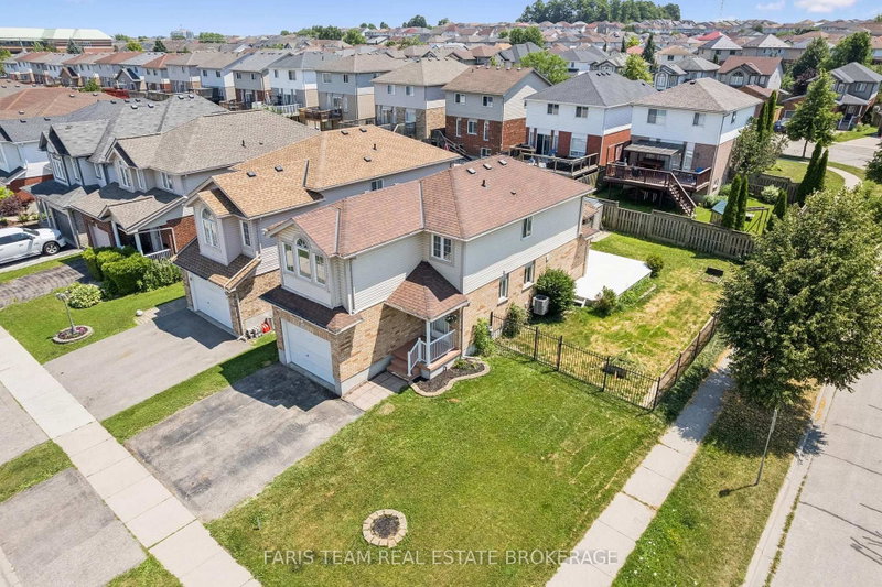 71 Peach Blossom Crescent