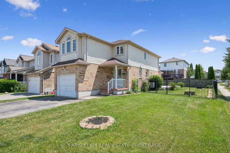 71 Peach Blossom Crescent