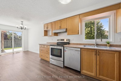 71 Peach Blossom Crescent • Kitchener, ON photo 8
