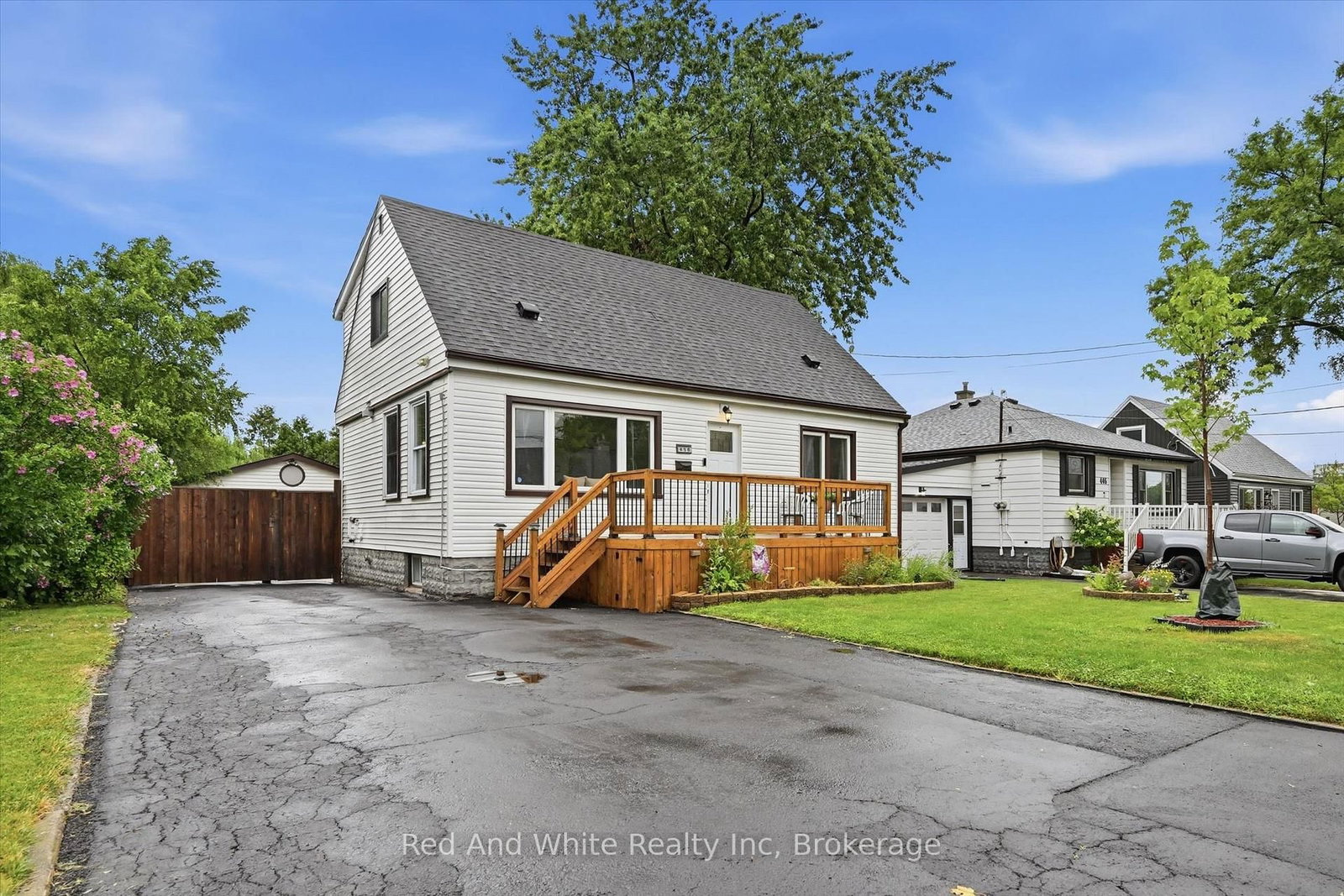 Detached House for sale at 450 East 42nd Street, Hamilton, Ontario, L8T 3B3 - Hampton Heights - MLS: X13635638