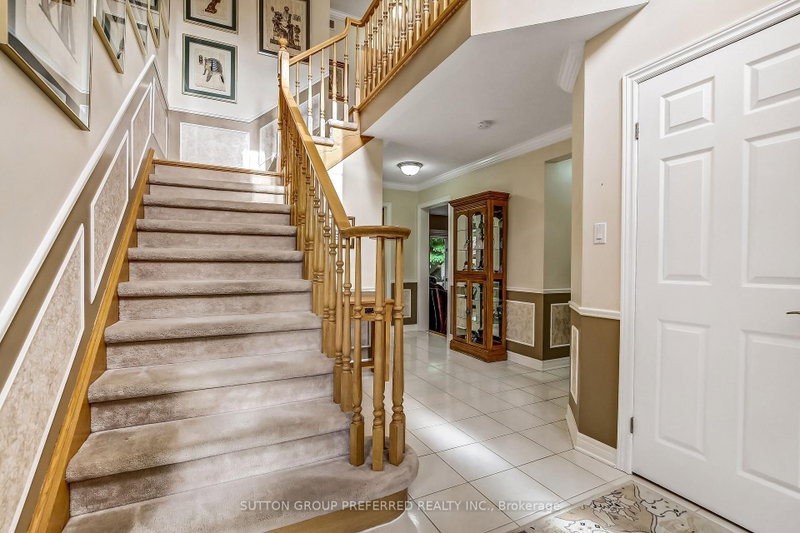 462 Ambleside Drive
