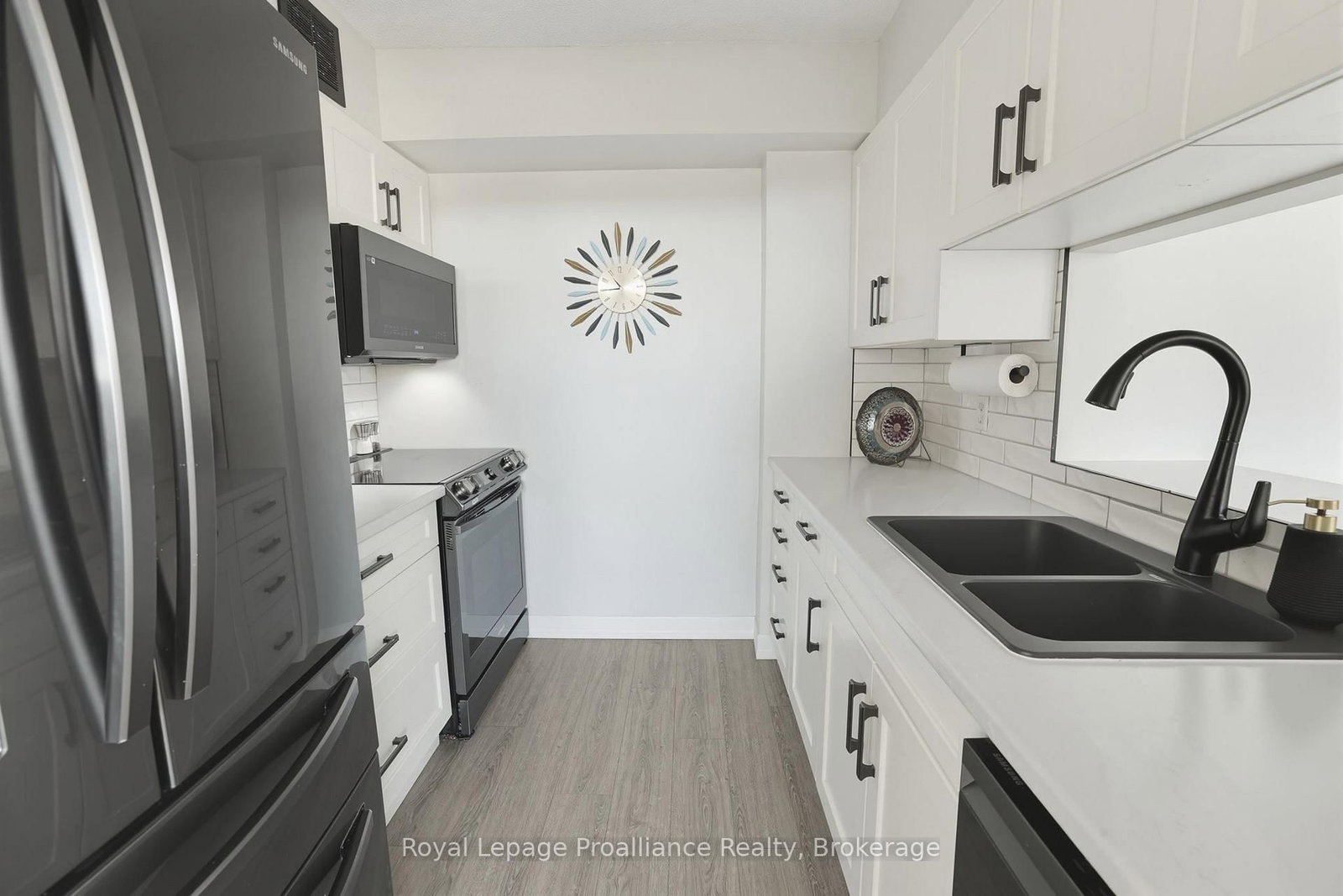 344 Front Street • #1205 • Belleville, ON photo 14