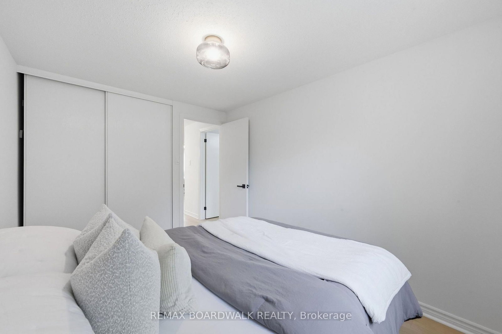 314 Stone Quarry Private • #14 • Ottawa, ON photo 25
