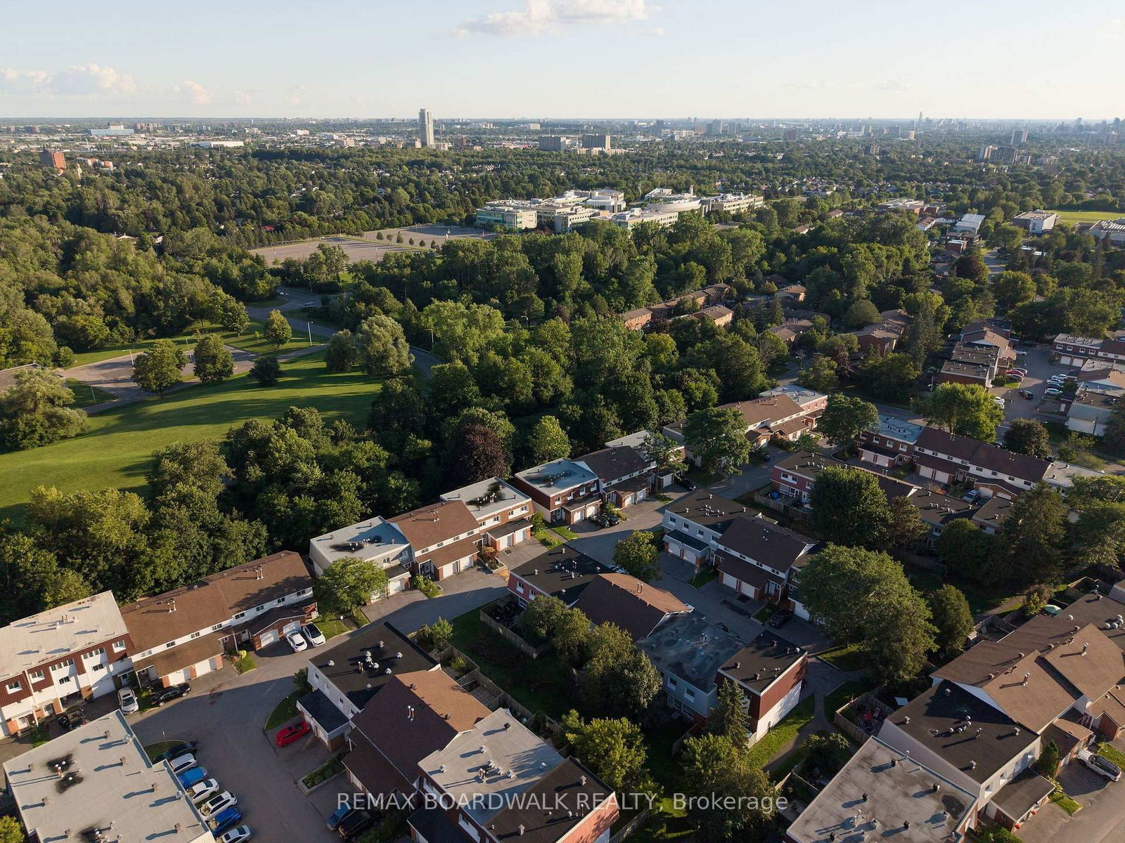 314 Stone Quarry Private • #14 • Ottawa, ON photo 38