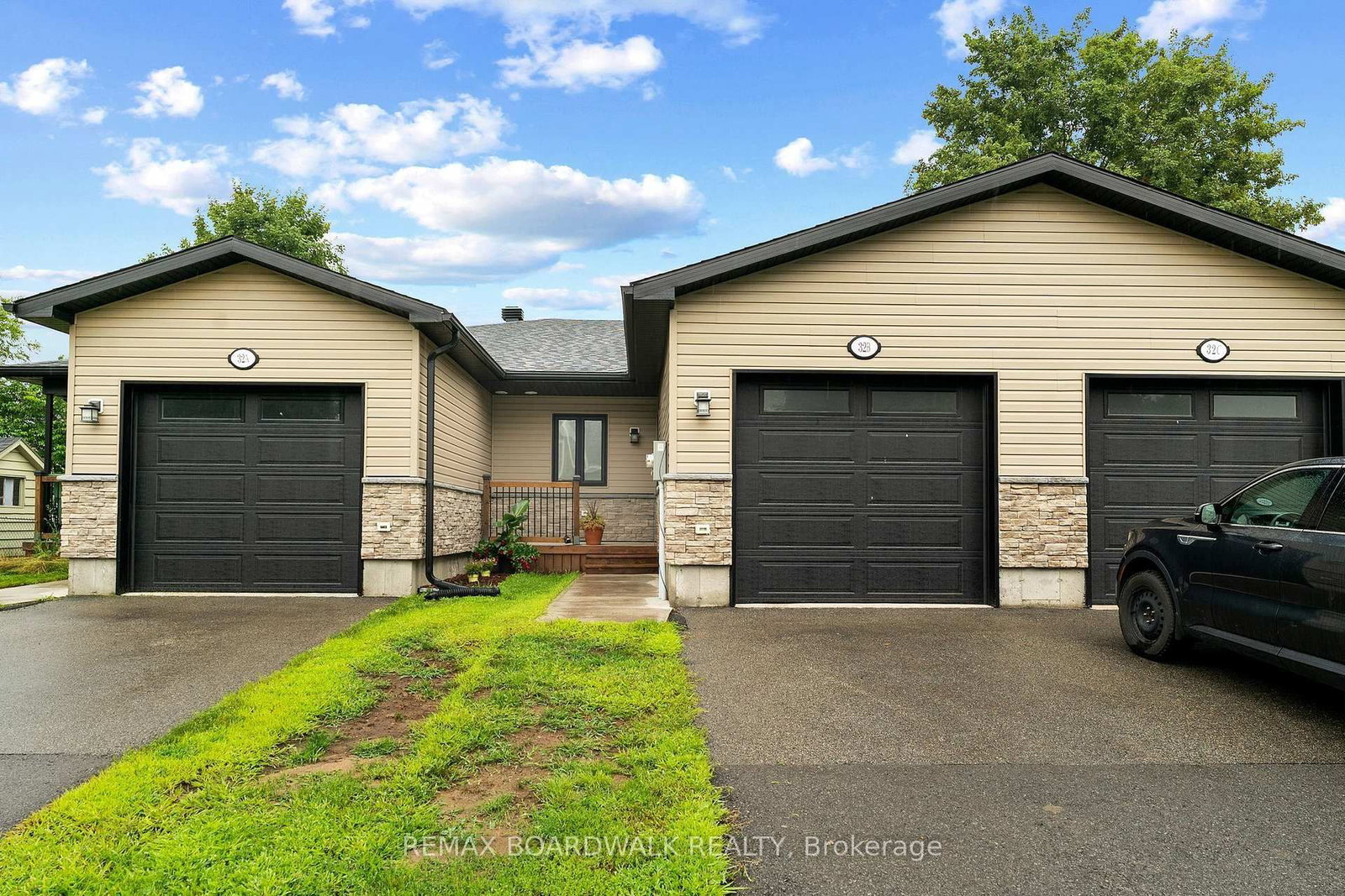 32 David Street • #B • Edwardsburgh/Cardinal, ON photo 1
