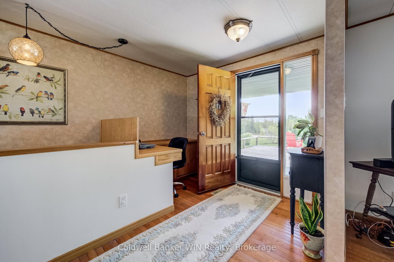 Listing Image 4