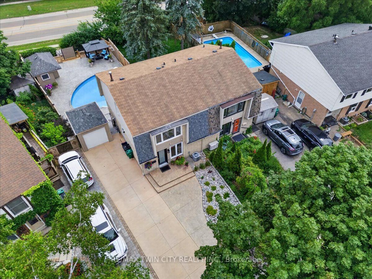 23 Briar Knoll Drive • Kitchener, ON photo 2