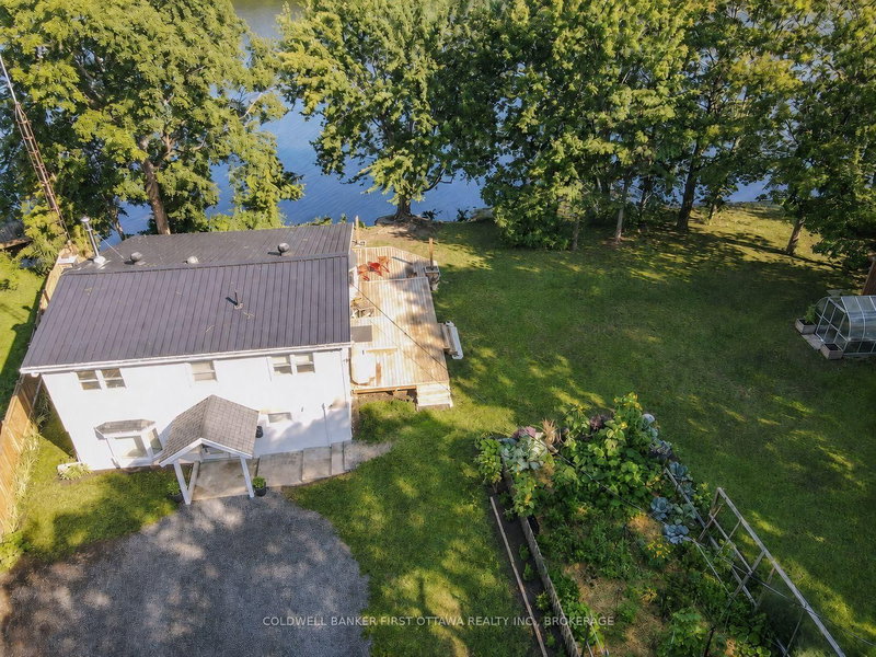 1127 Perry Lane
