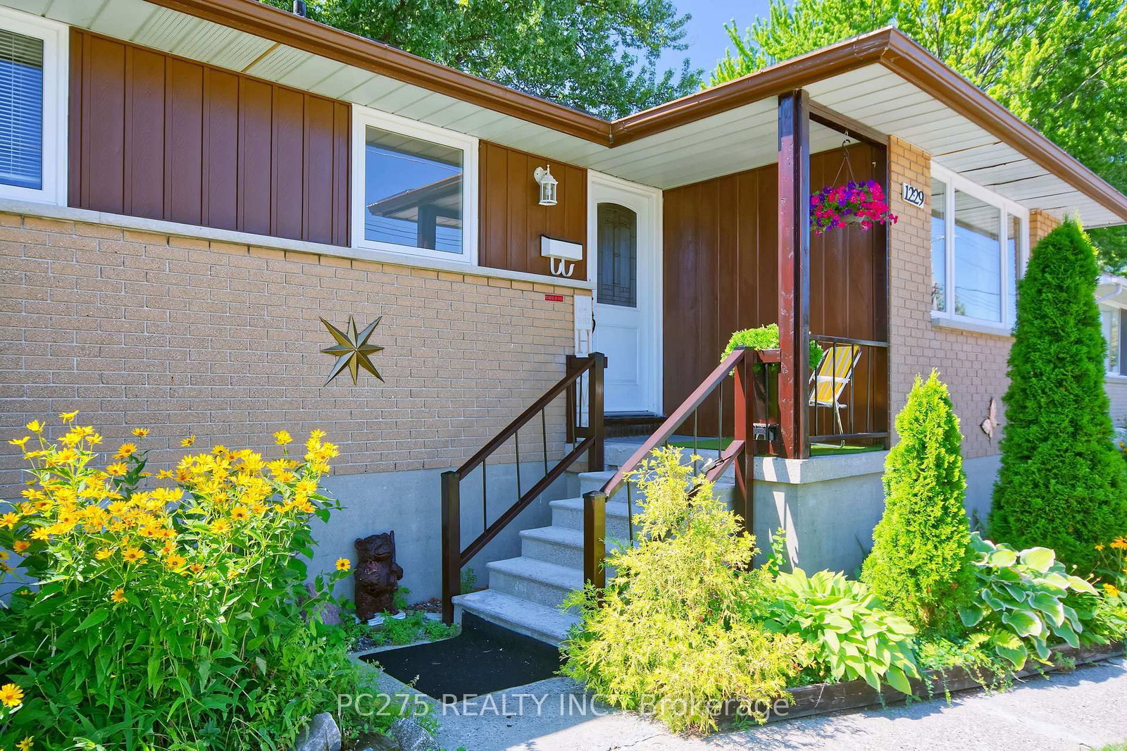 Listing Image 4