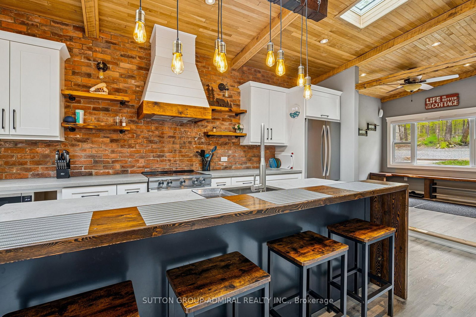 Listing Image 12