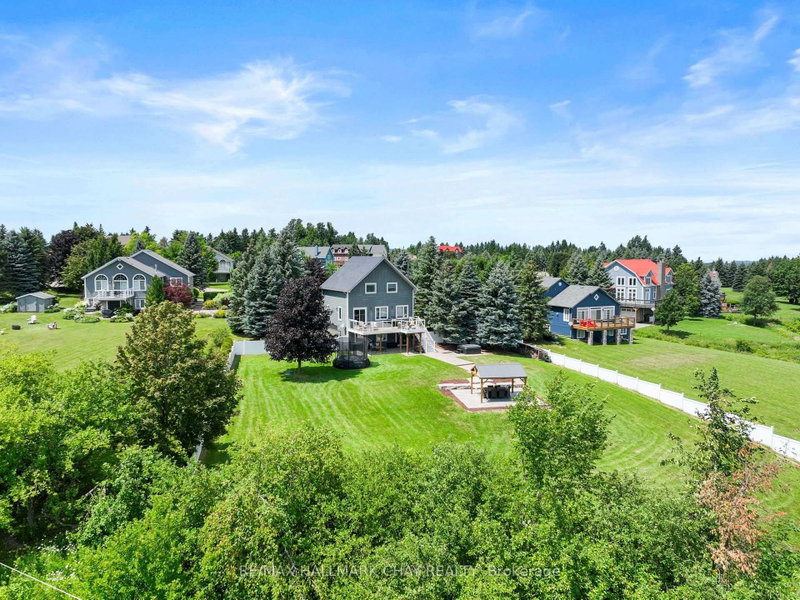 8 Lloyd's Traverse Crescent