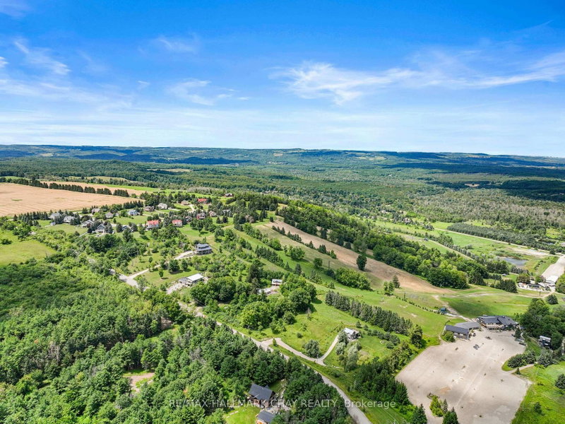 8 Lloyd's Traverse Crescent
