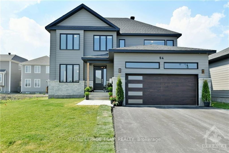 54 REYNARD Crescent