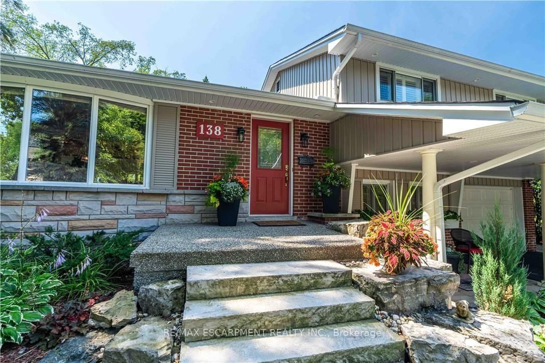 138 Judith Crescent • Hamilton, ON photo 3