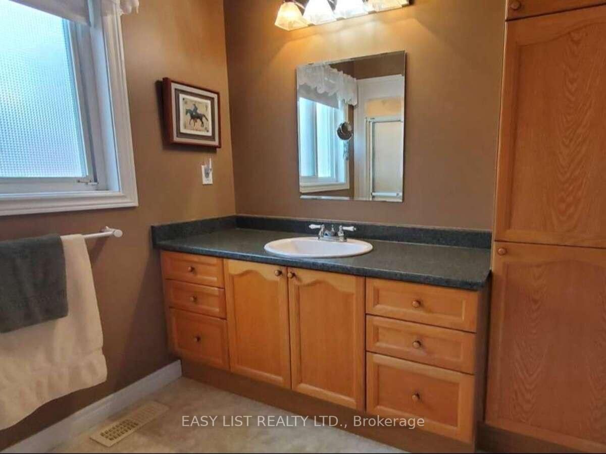 305 O'connor Court • Cobourg, ON photo 12