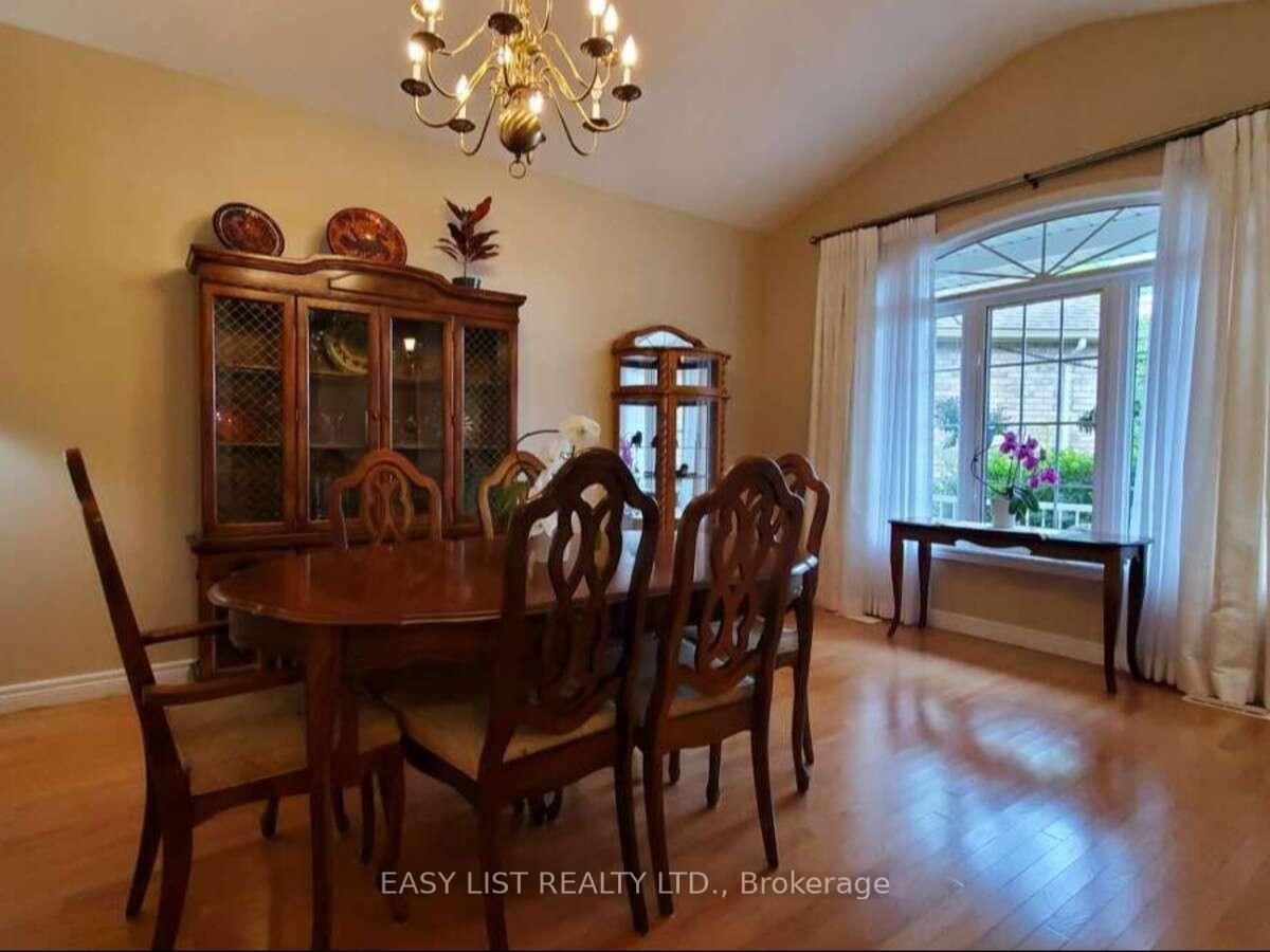 305 O'connor Court • Cobourg, ON photo 9