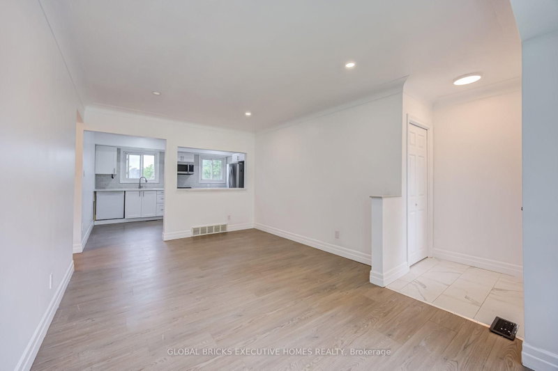 100 Lauris Avenue