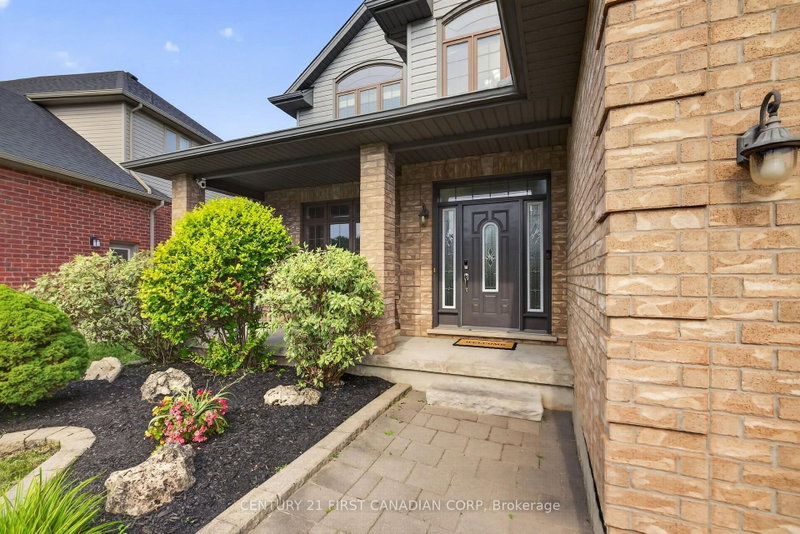 834 Talisman Crescent