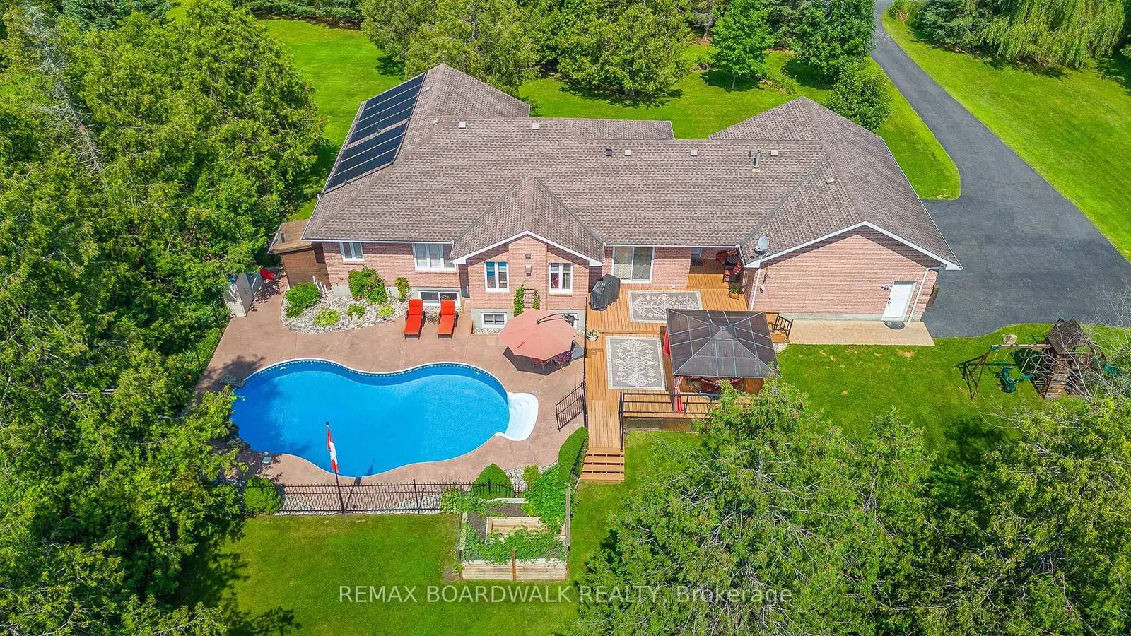 14 Panandrick View Drive, Ottawa, ON — photo 2