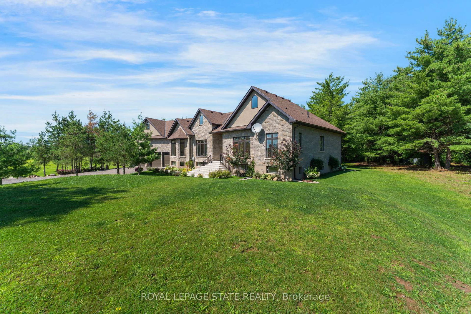 986 Highway 8 • Hamilton, ON photo 3