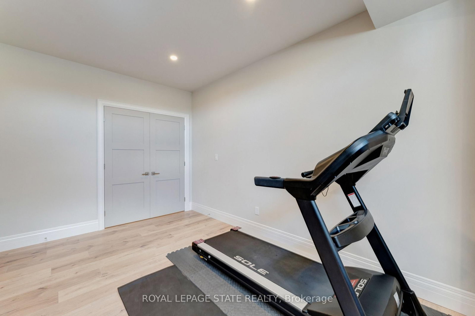 986 Highway 8 • Hamilton, ON photo 37