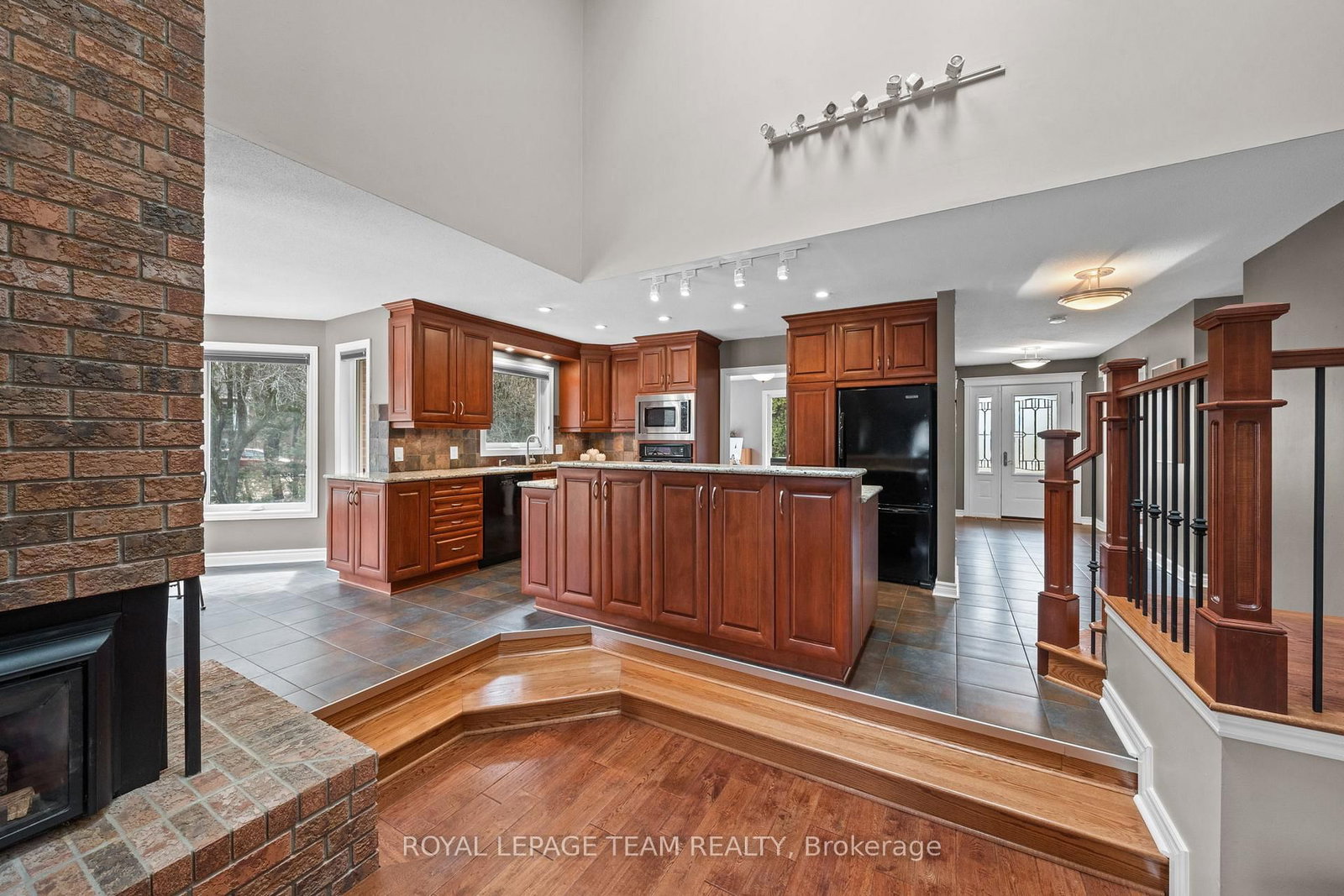 6584 Harvest Grove Drive • Ottawa, ON photo 13