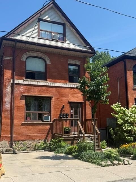 2 - 302 Jackson Street W