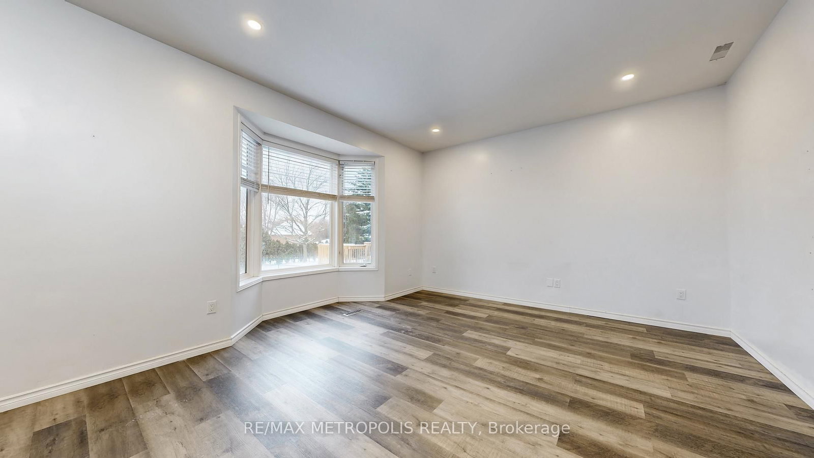 183 Valmont Court • Hamilton, ON photo 12