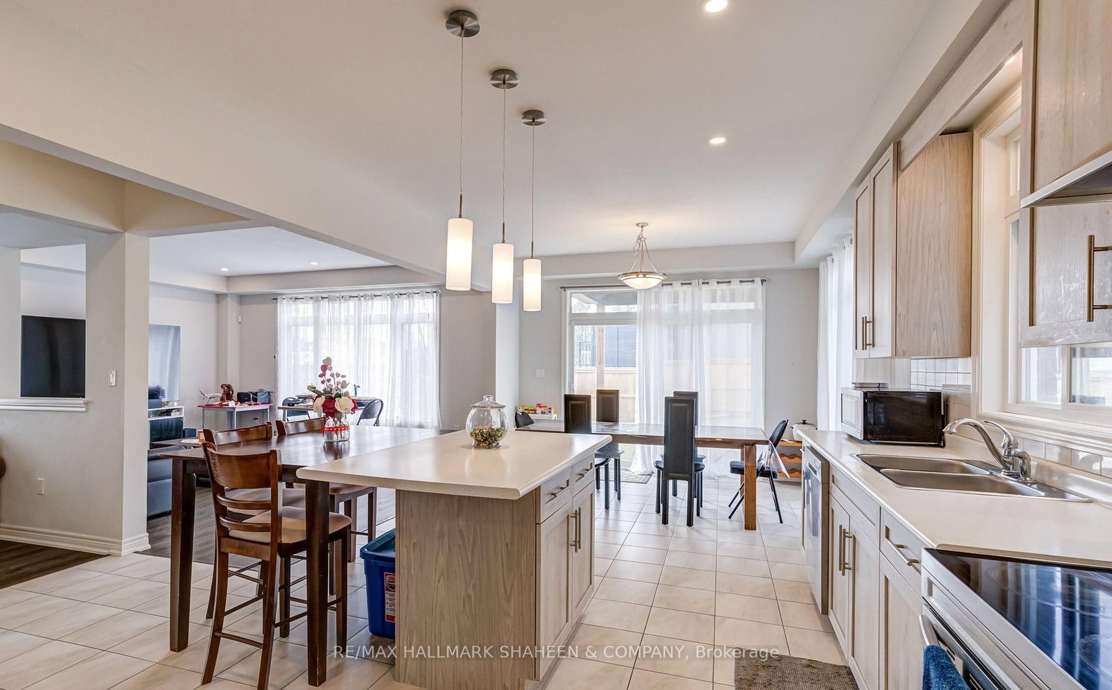 3597 Carolinia Court • Fort Erie, ON photo 11