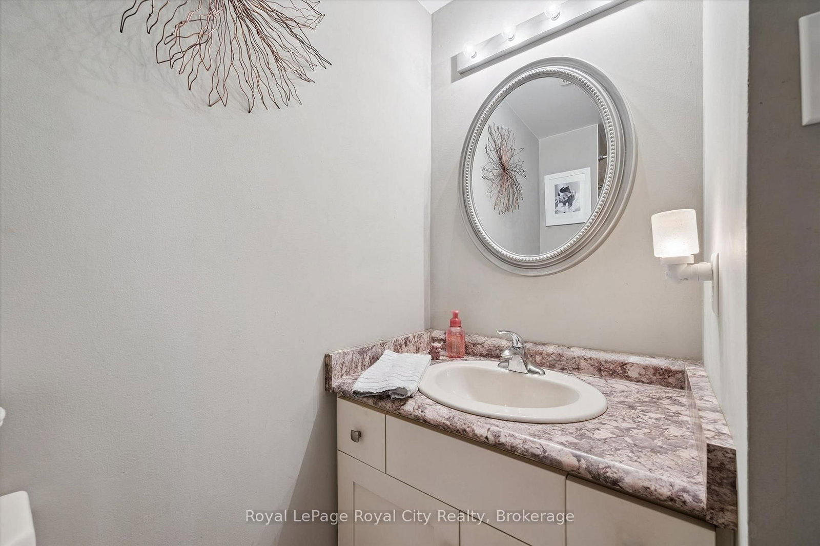 80 BURNS Drive • #18 • Guelph, ON photo 26