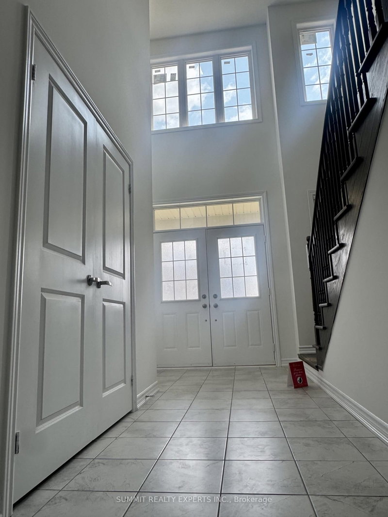6 Mackenzie Street E E