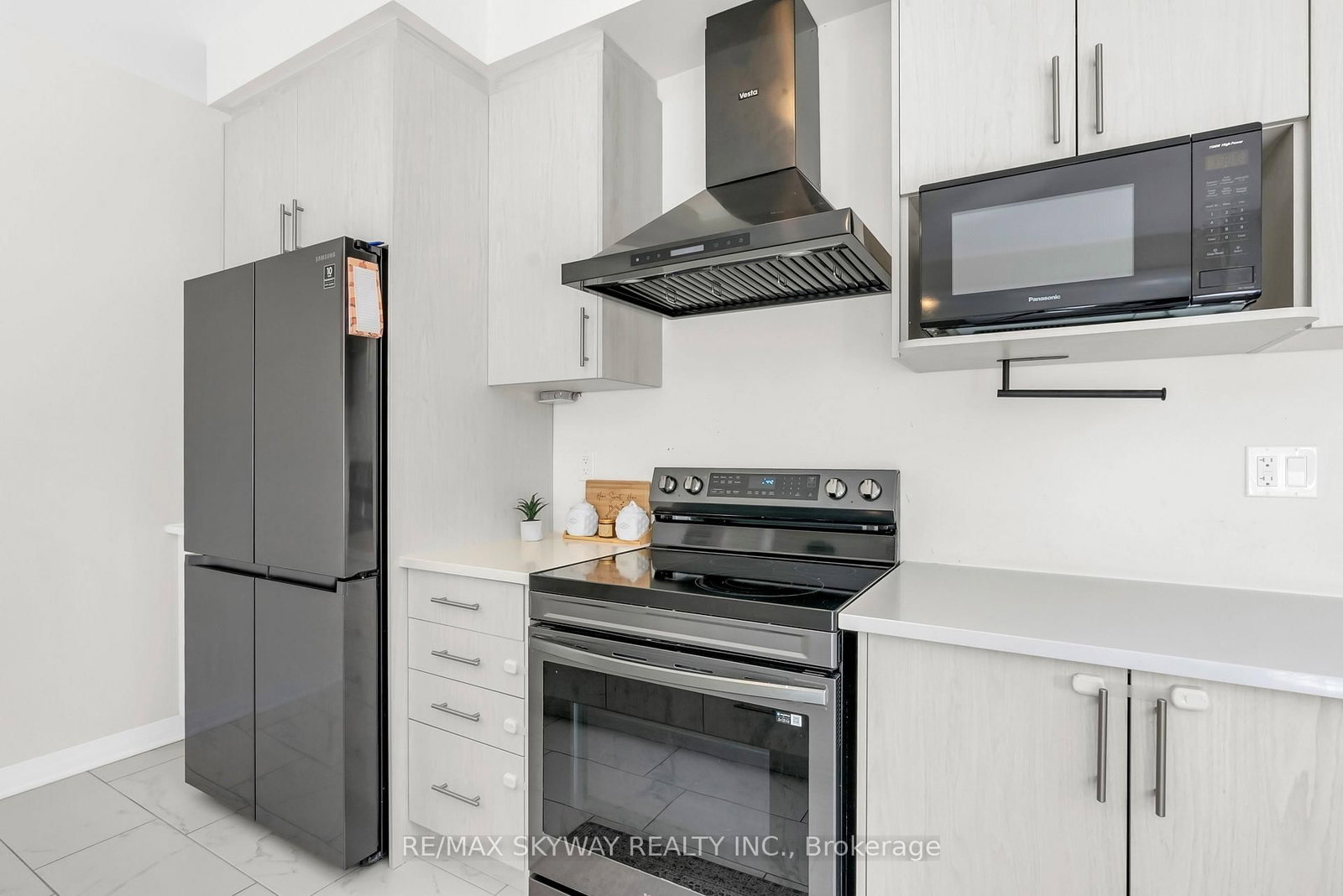 16 Tyler Avenue • Erin, ON photo 18