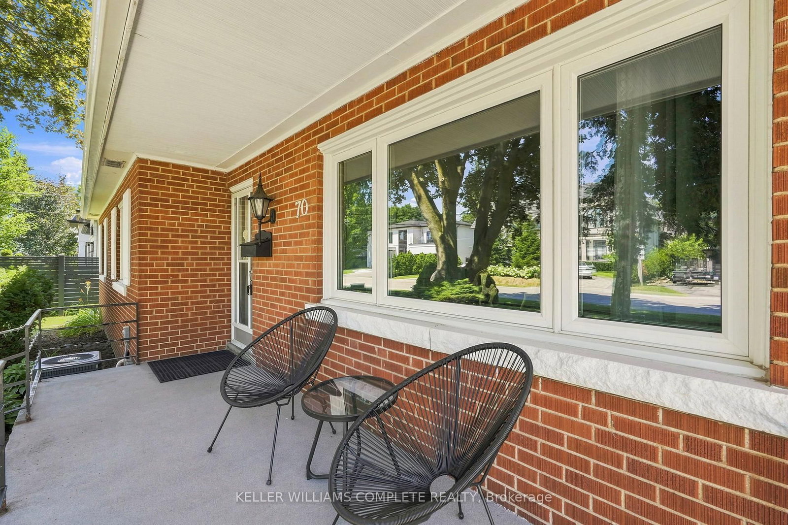 70 Floresta Court • Hamilton, ON photo 4