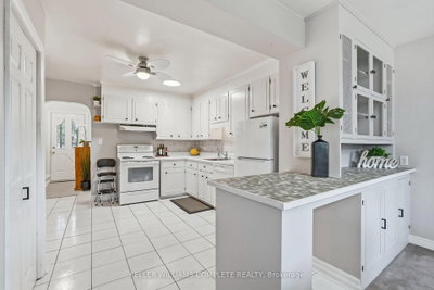 70 Floresta Court • Hamilton, ON photo 8