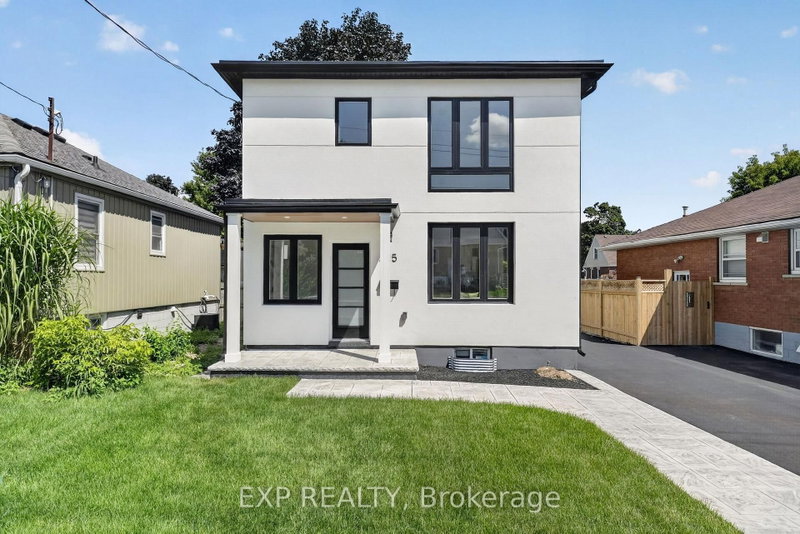 325 Queensdale Avenue E