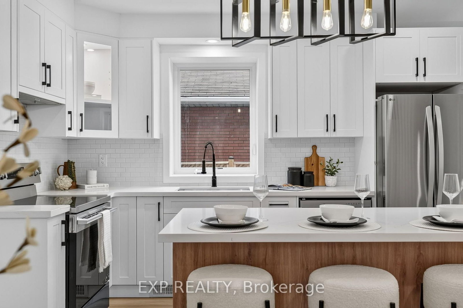 325 Queensdale Avenue E • Hamilton, ON photo 11