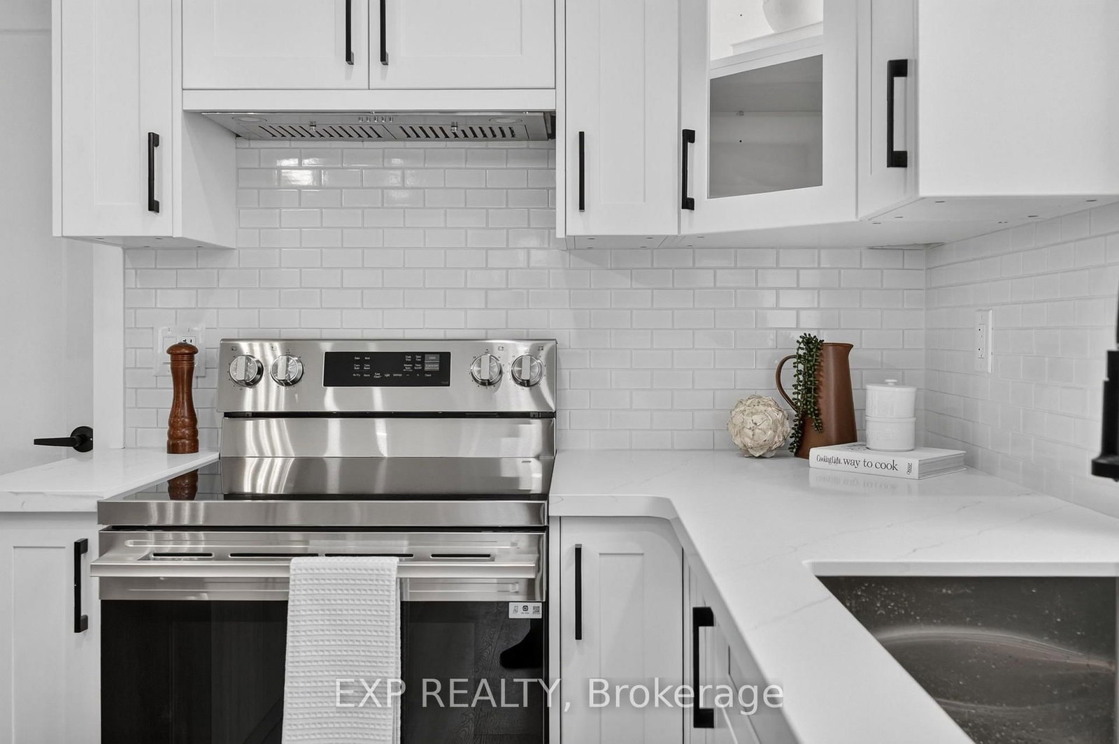 325 Queensdale Avenue E • Hamilton, ON photo 13