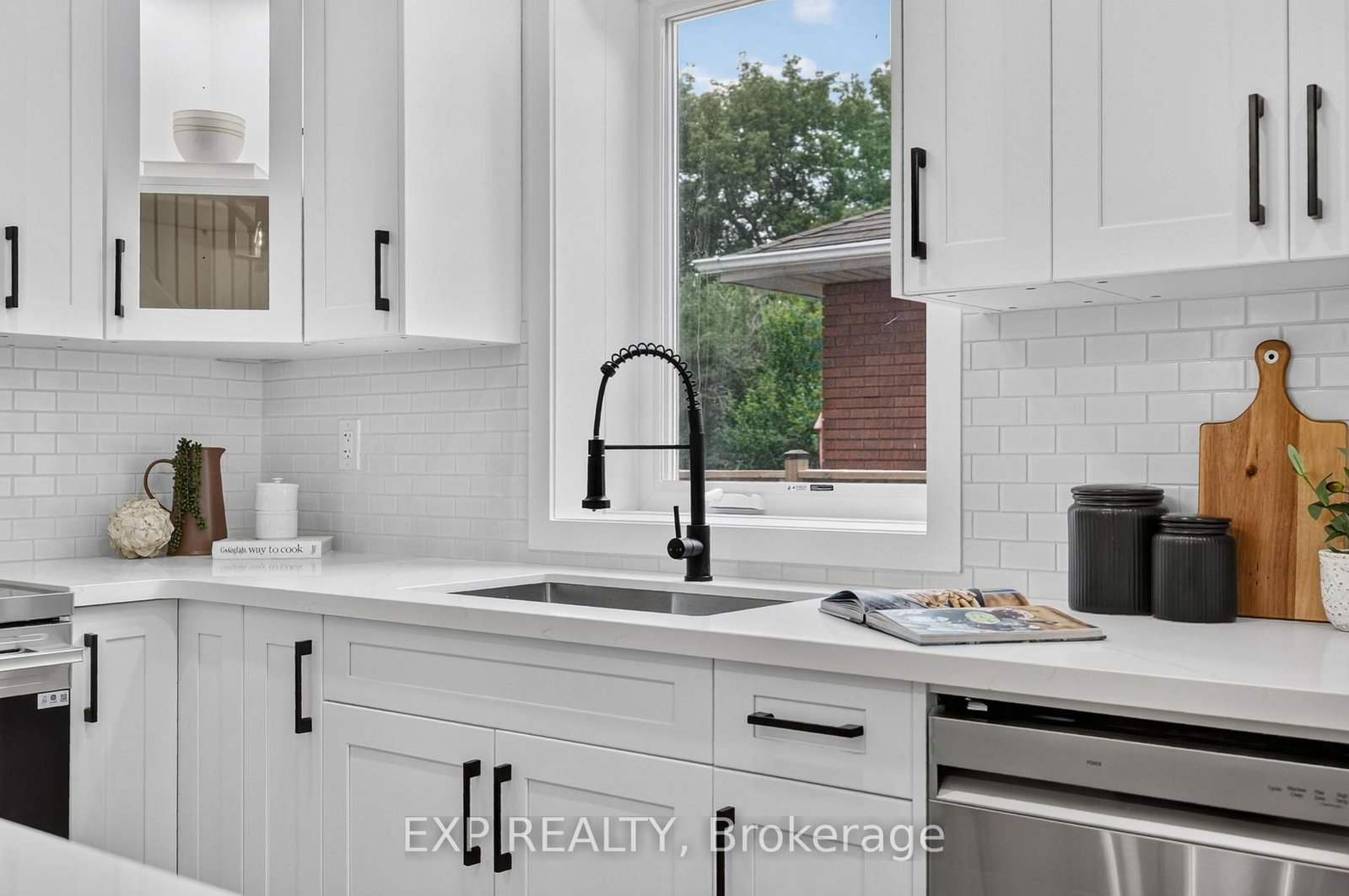 325 Queensdale Avenue E • Hamilton, ON photo 15