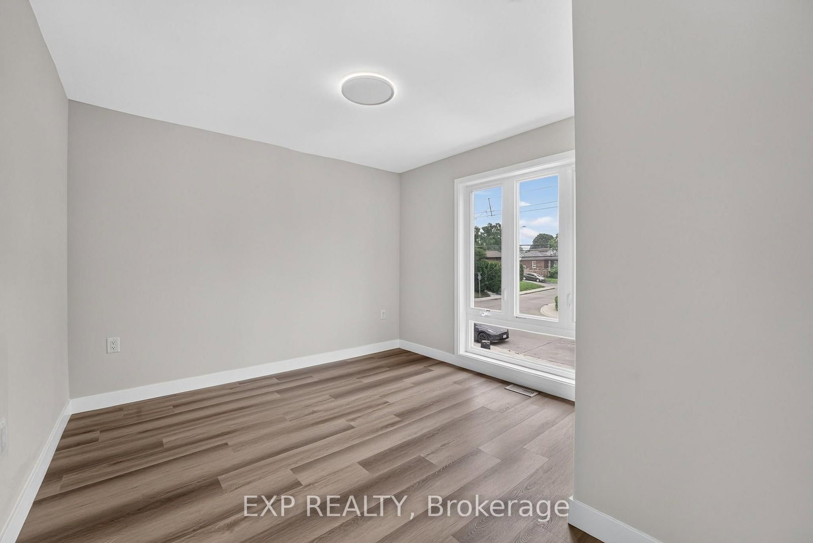 325 Queensdale Avenue E • Hamilton, ON photo 38