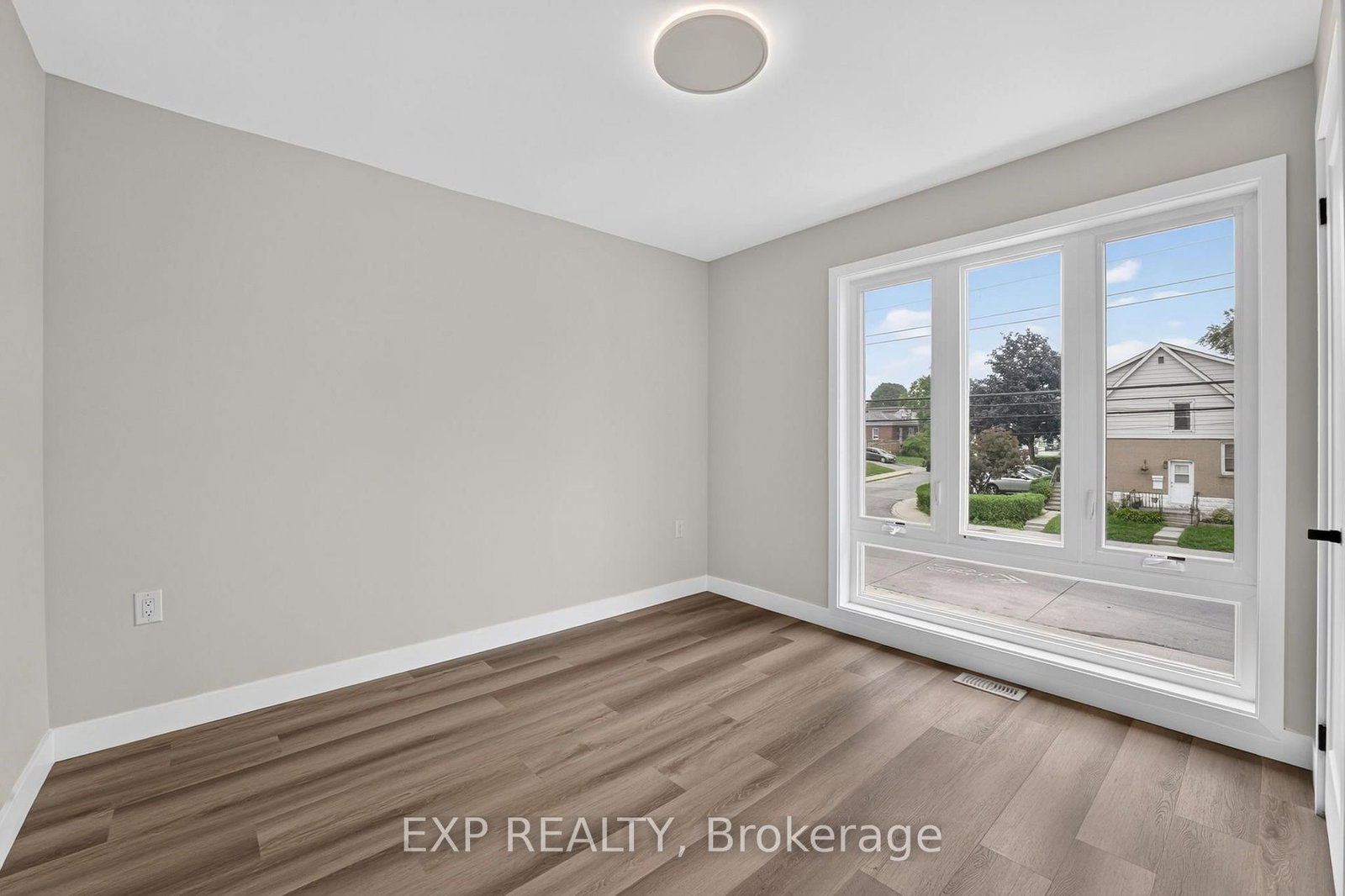 325 Queensdale Avenue E • Hamilton, ON photo 39