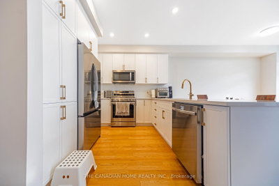 921 Clarkia Street • Ottawa, ON photo 6