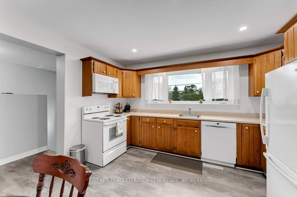 7520 County Road 2 E • Napanee, ON photo 11