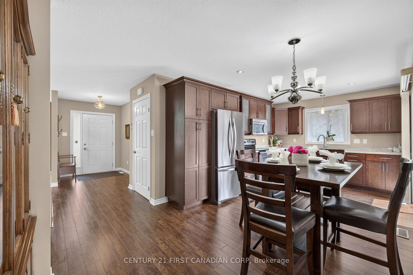 290 Mogg Street • Strathroy-Caradoc, ON photo 12