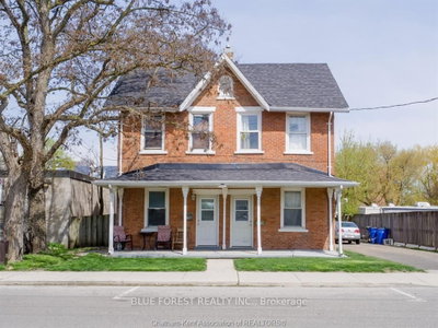 Semi-Detached House for sale at 41 Adelaide Street, Chatham-Kent, Ontario, N7M 4R1 - Chatham - MLS: X13637634