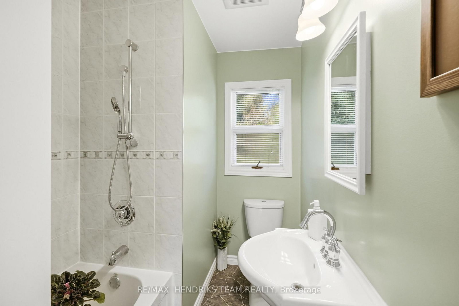 33 Nickerson Avenue • St. Catharines, ON photo 17
