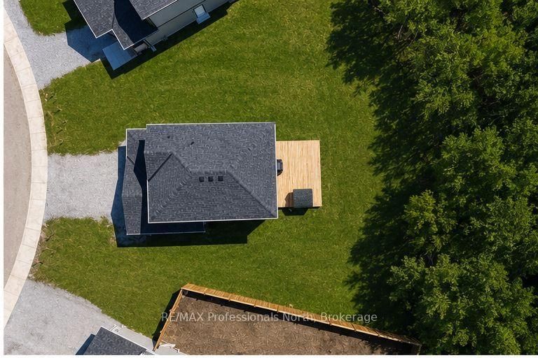 33 Whitehorn Park Road W • Bracebridge, ON photo 32
