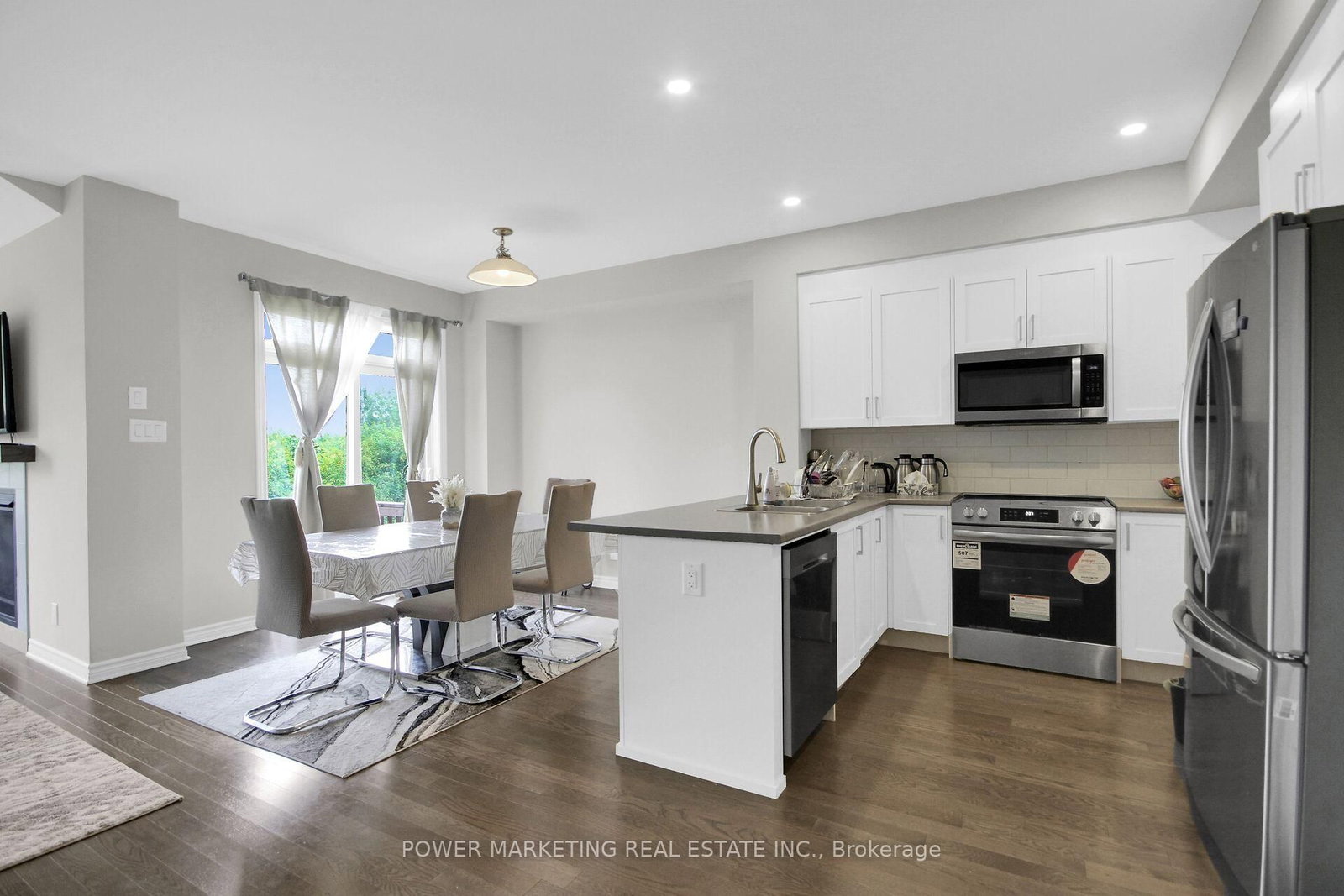 805 CERULEAN Way • Ottawa, ON photo 13
