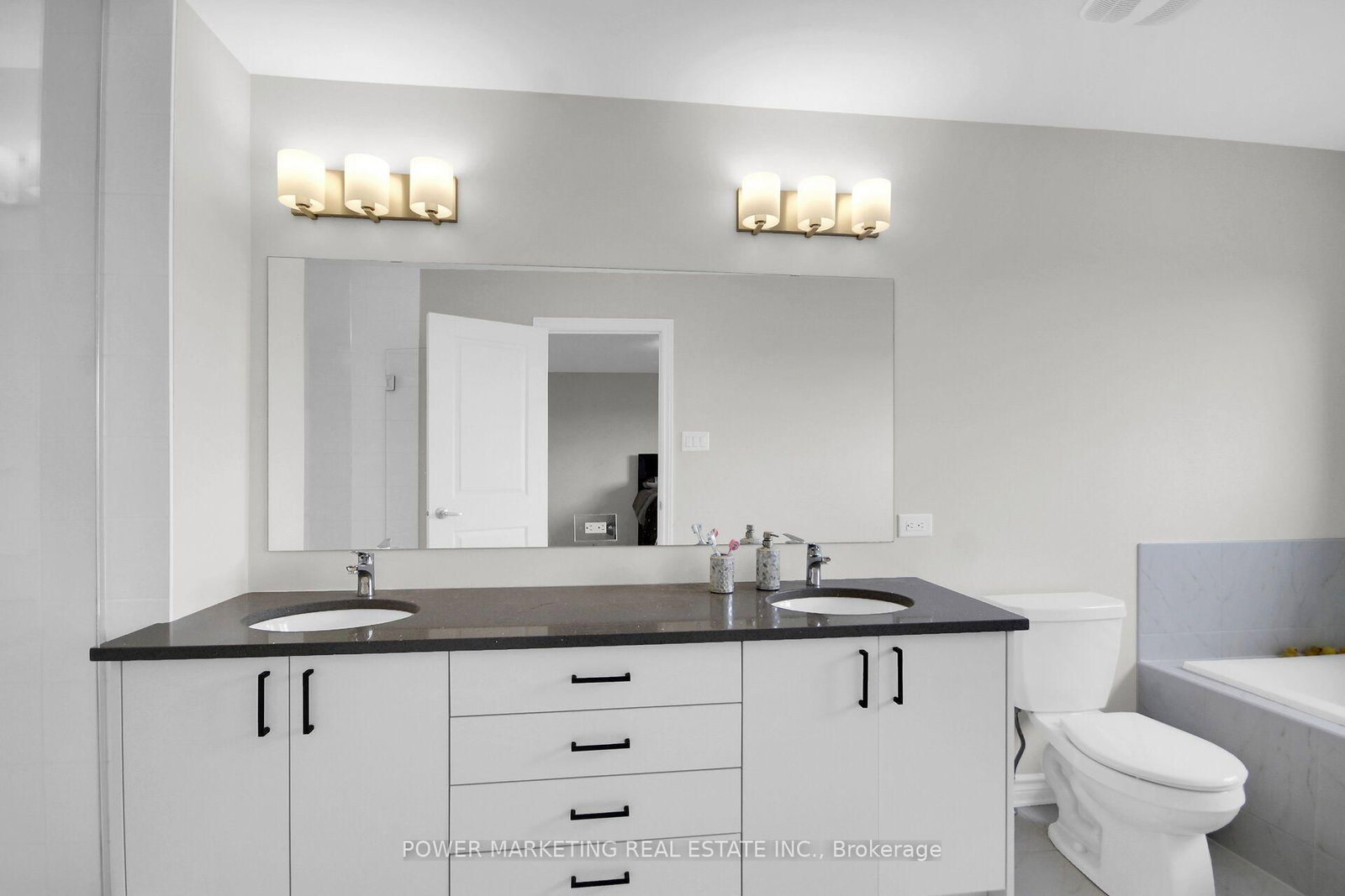 805 CERULEAN Way • Ottawa, ON photo 23