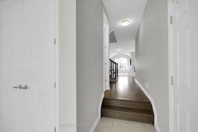 805 CERULEAN Way • Ottawa, ON photo 6