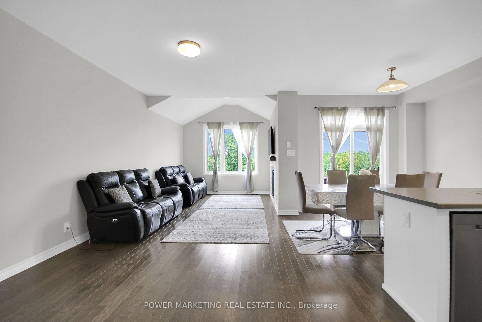 805 CERULEAN Way • Ottawa, ON photo 8